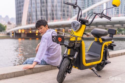 電動(dòng)車中的潮流科技,學(xué)生黨選雅迪r3準(zhǔn)沒錯(cuò)